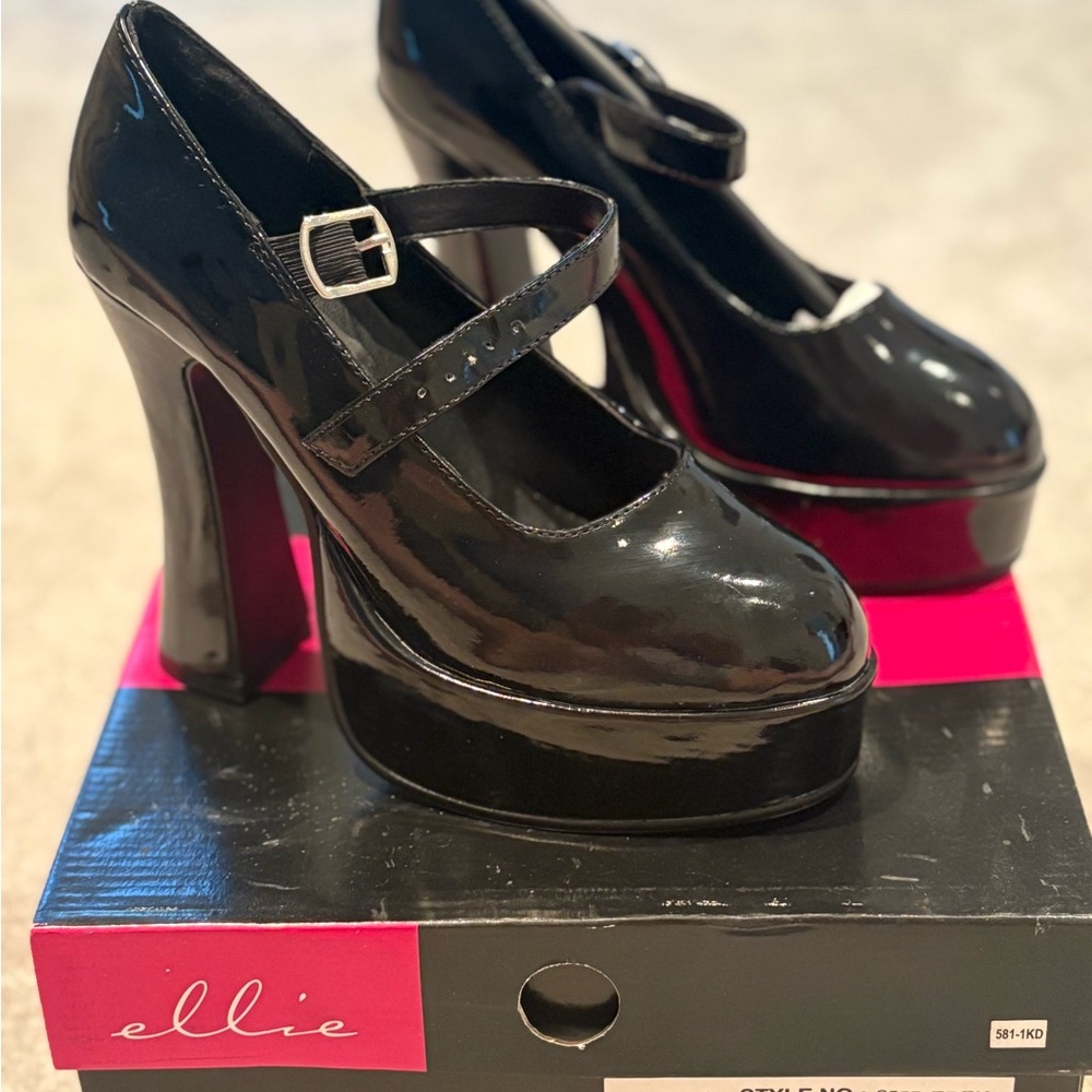 Black Patent Mary Jane Heels